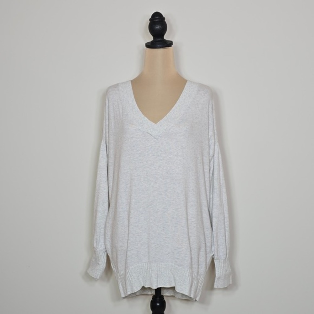 Victoria's Secret Women's Gray V-Neck Cashmere Blend‎ Oversized Sweater Size M